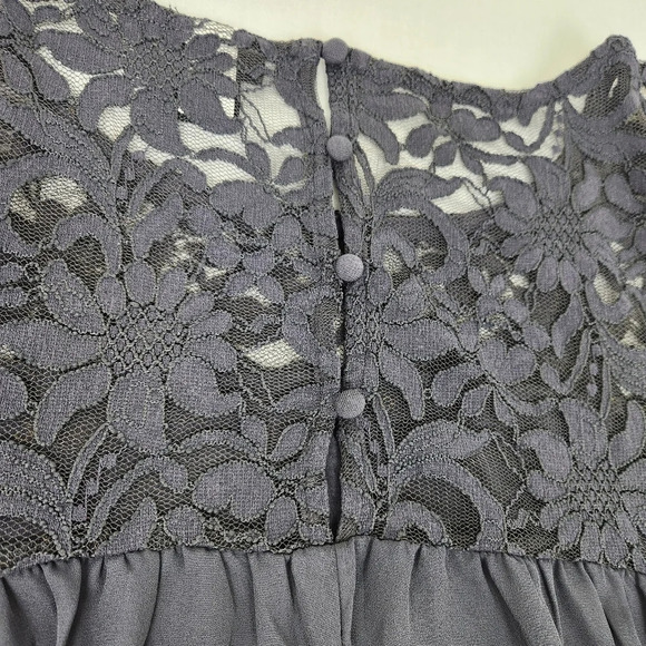 Torrid Grey Floral Design Short Sleeve Blouse - Picture 5 of 6